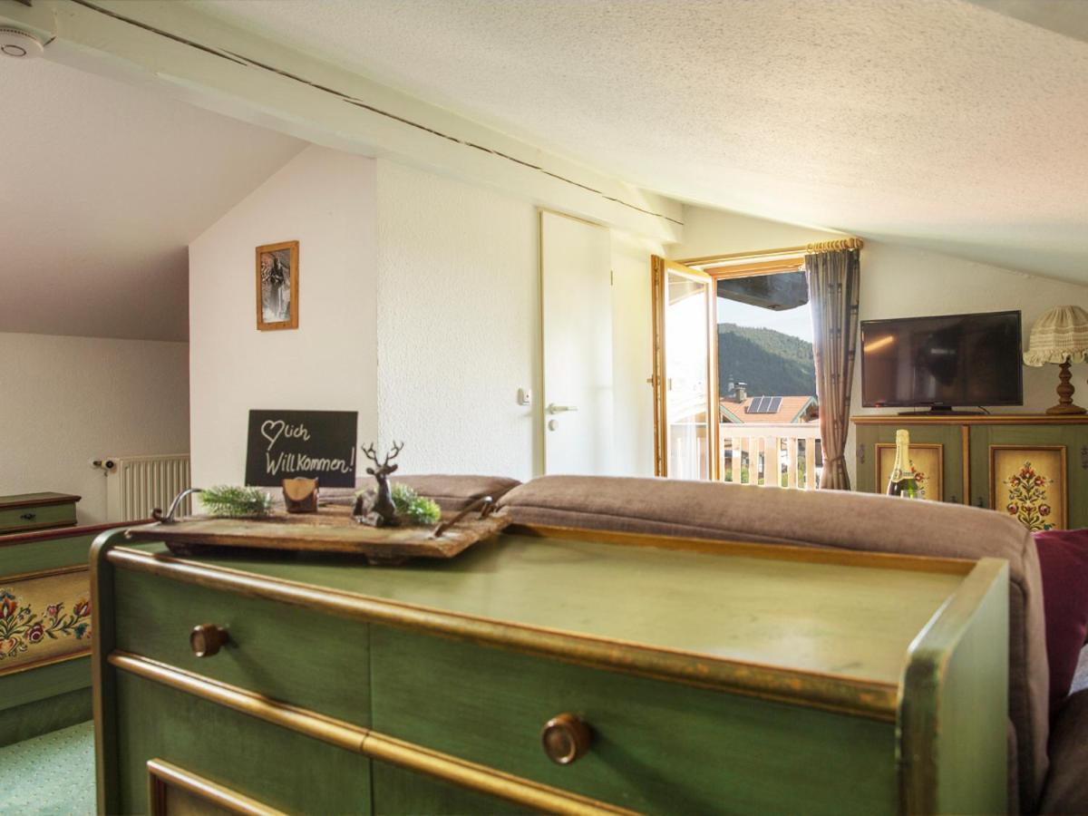 Haus Jaeger Ferienwohnungen Mit Indoor-Pool Inkl. Chiemgaukarte Ruhpolding Eksteriør bilde